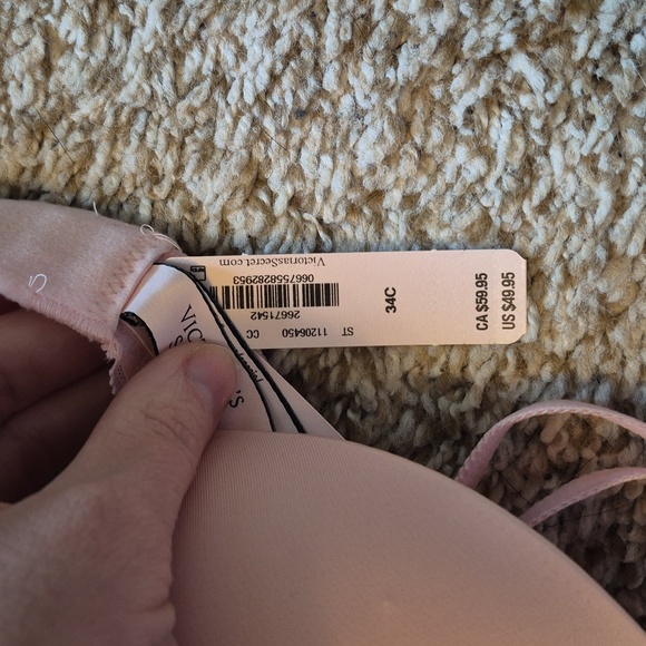 Victoria's Secret Dream Angels Bra - Picture 2 of 3